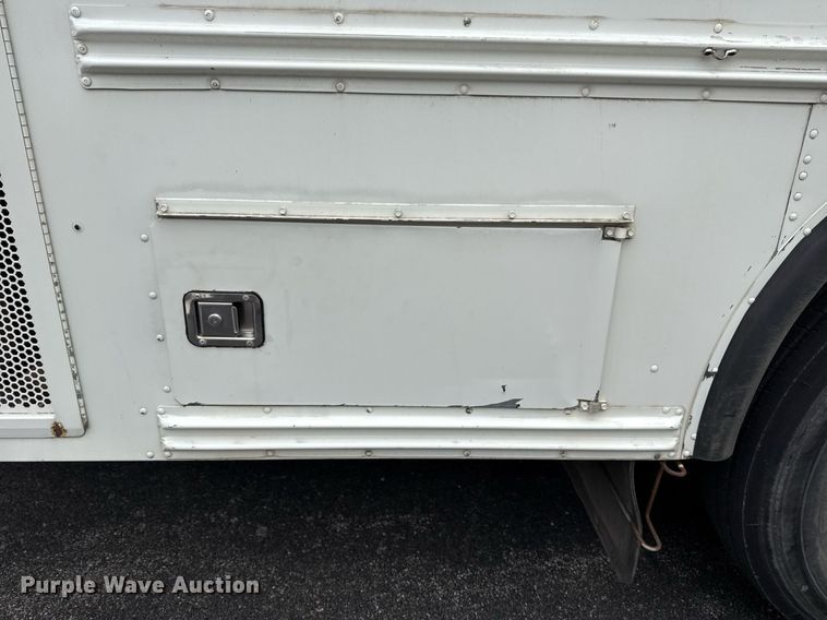 image for item DM5634 2006 Blue Bird All American bus