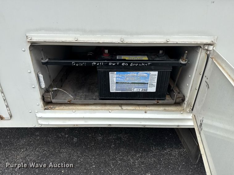 image for item DM5634 2006 Blue Bird All American bus