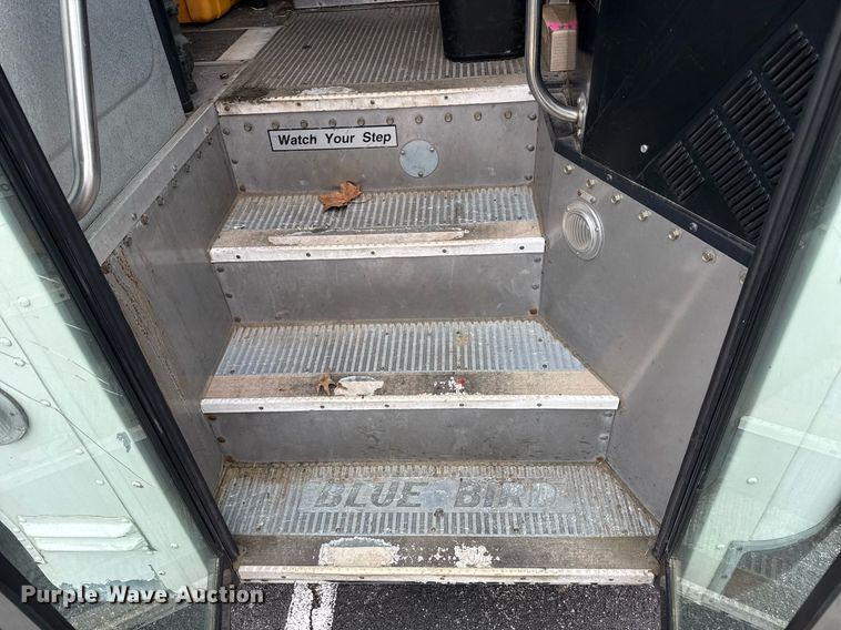 image for item DM5634 2006 Blue Bird All American bus