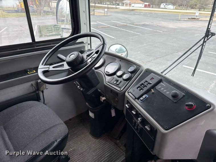 image for item DM5634 2006 Blue Bird All American bus