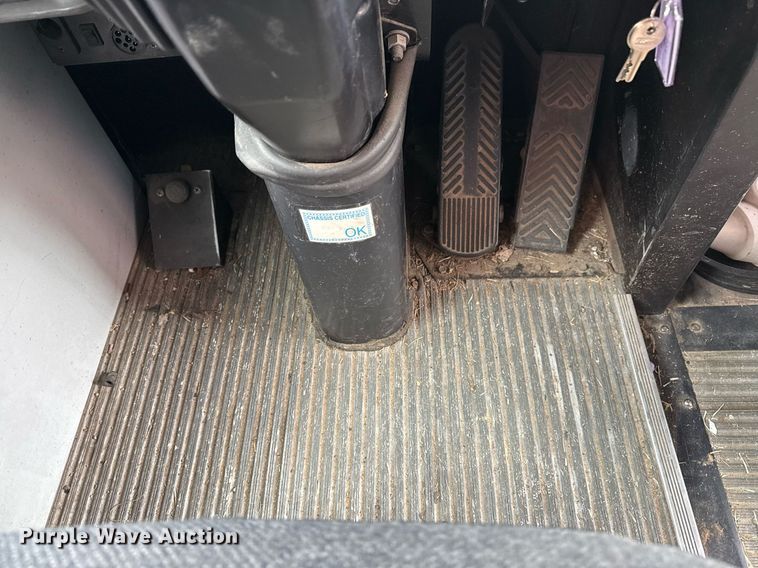 image for item DM5634 2006 Blue Bird All American bus