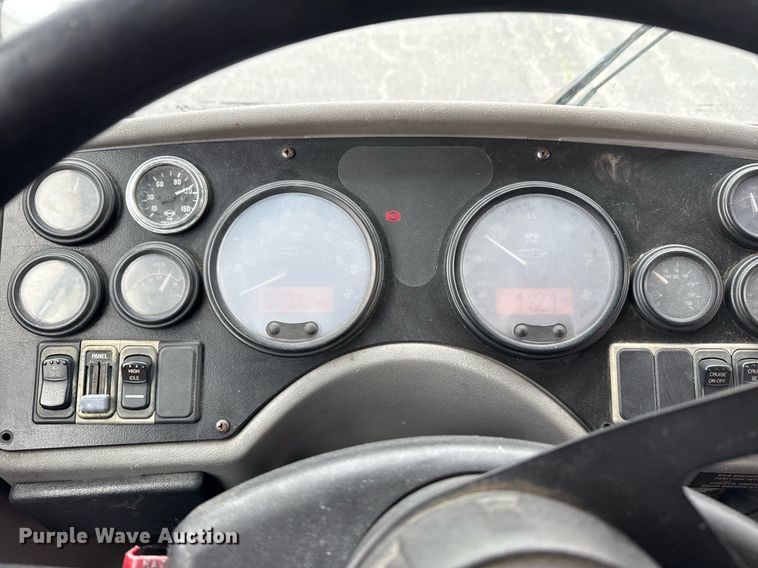 image for item DM5634 2006 Blue Bird All American bus