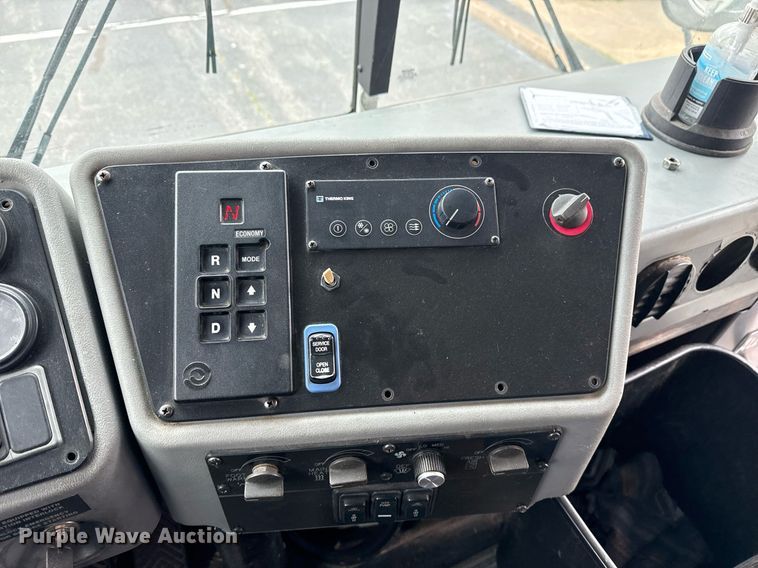 image for item DM5634 2006 Blue Bird All American bus