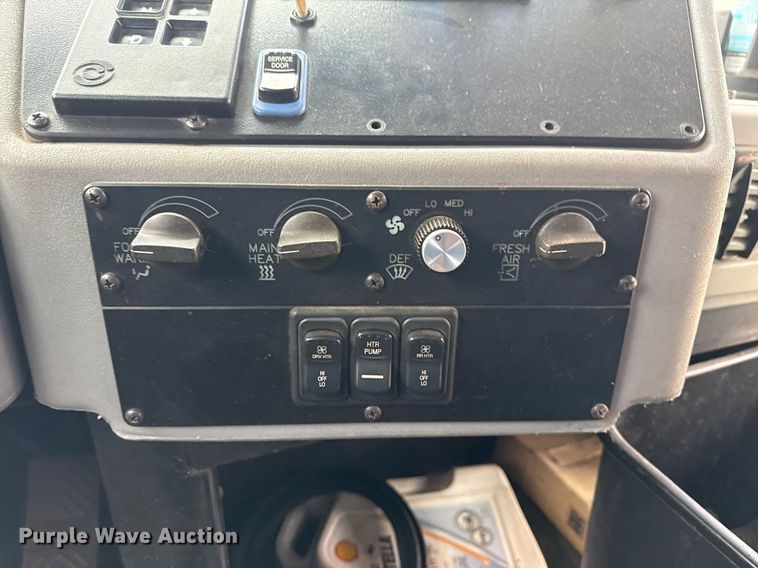 image for item DM5634 2006 Blue Bird All American bus