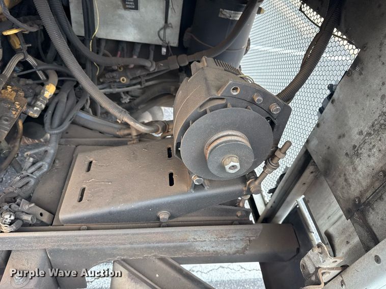 image for item DM5634 2006 Blue Bird All American bus