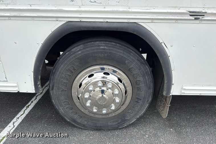 image for item DM5634 2006 Blue Bird All American bus