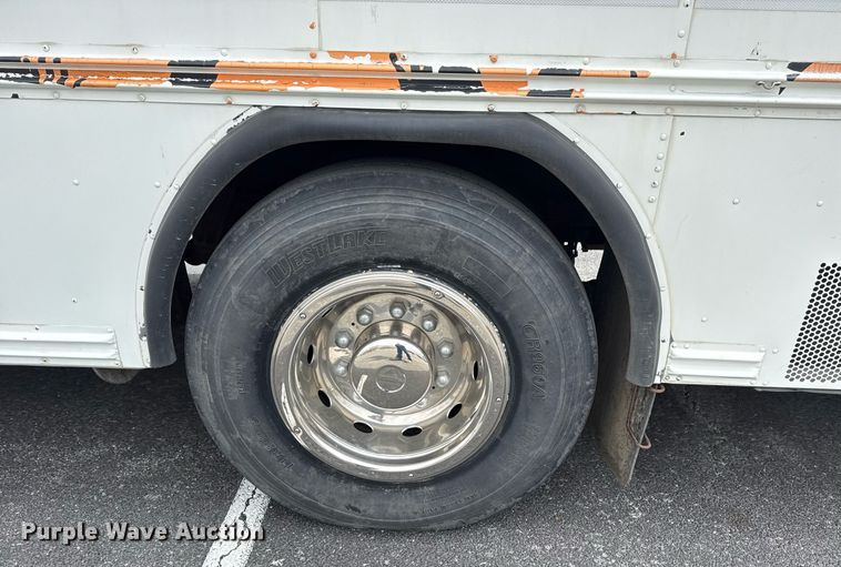 image for item DM5634 2006 Blue Bird All American bus