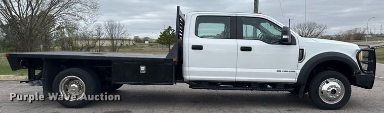 image for item DM5635 2018 Ford F550 Super Duty  Crew Cab flatbed truck