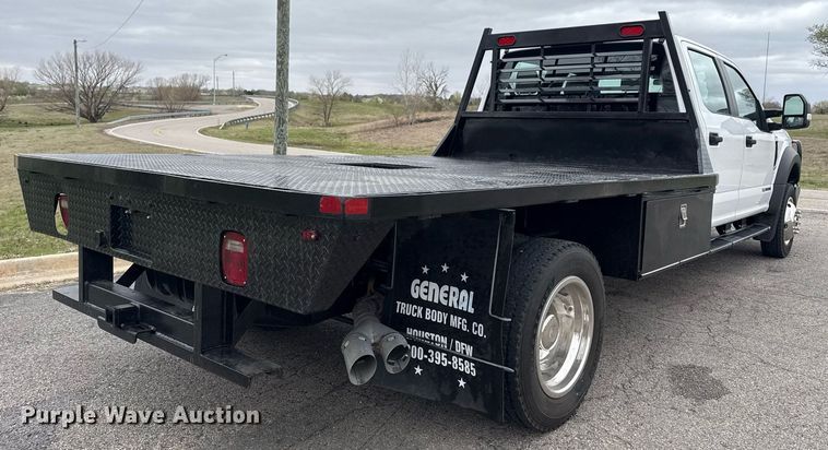 image for item DM5635 2018 Ford F550 Super Duty  Crew Cab flatbed truck
