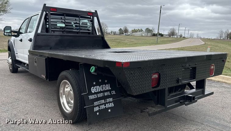 image for item DM5635 2018 Ford F550 Super Duty  Crew Cab flatbed truck