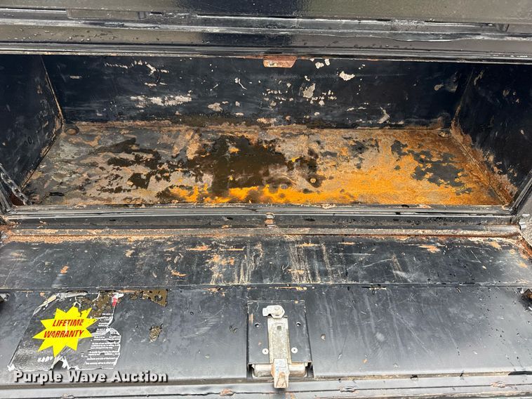 image for item DM5635 2018 Ford F550 Super Duty  Crew Cab flatbed truck