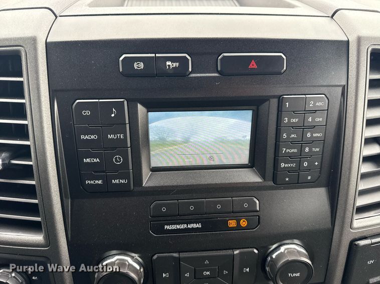 image for item DM5635 2018 Ford F550 Super Duty  Crew Cab flatbed truck