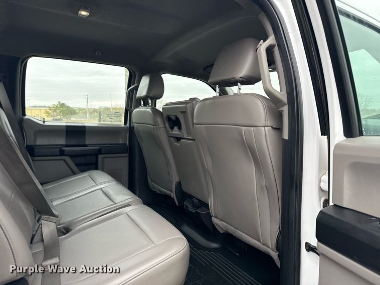 image for item DM5635 2018 Ford F550 Super Duty  Crew Cab flatbed truck