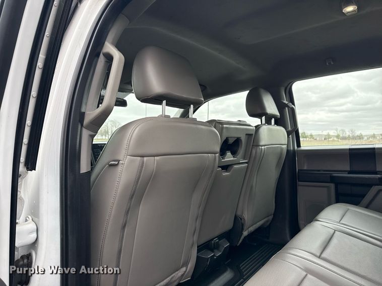 image for item DM5635 2018 Ford F550 Super Duty  Crew Cab flatbed truck