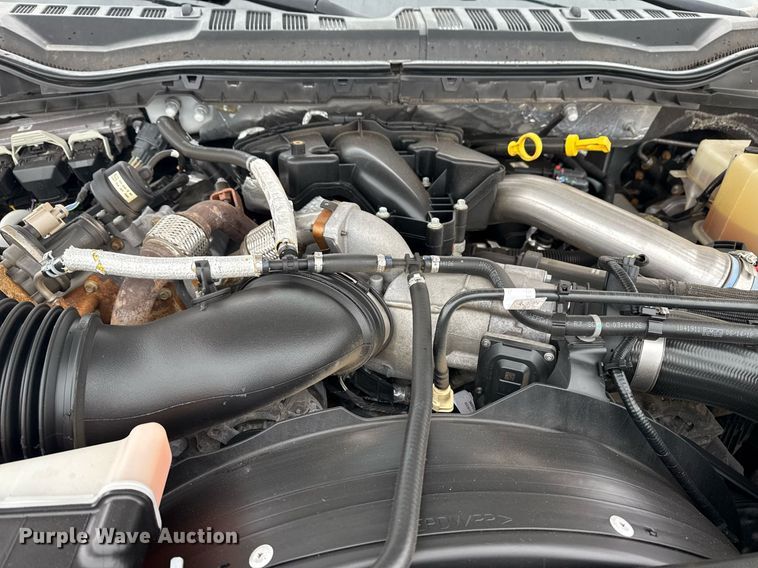 image for item DM5635 2018 Ford F550 Super Duty  Crew Cab flatbed truck