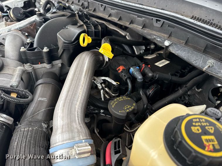 image for item DM5635 2018 Ford F550 Super Duty  Crew Cab flatbed truck