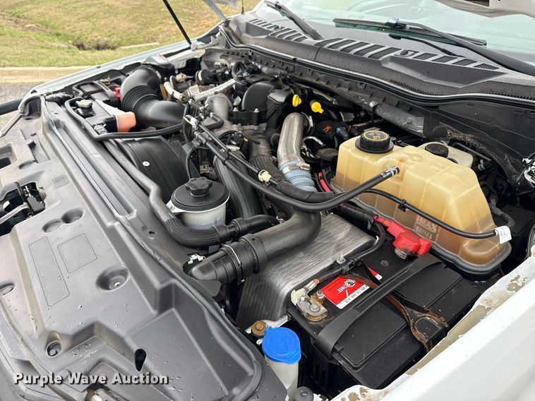 image for item DM5635 2018 Ford F550 Super Duty  Crew Cab flatbed truck