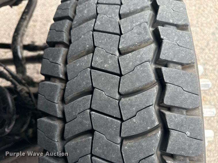 image for item DM5635 2018 Ford F550 Super Duty  Crew Cab flatbed truck