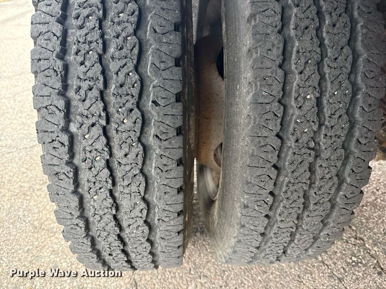 image for item DM5635 2018 Ford F550 Super Duty  Crew Cab flatbed truck