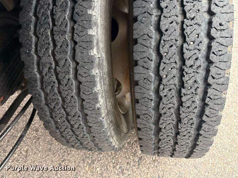 image for item DM5635 2018 Ford F550 Super Duty  Crew Cab flatbed truck