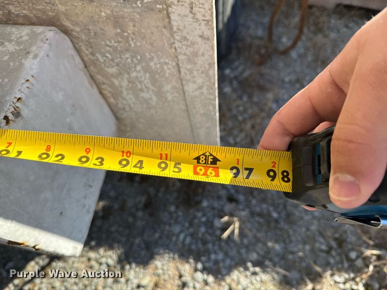 image for item DO0008 1991 Mack DM690S tank truck