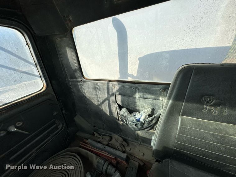 image for item DO0008 1991 Mack DM690S tank truck