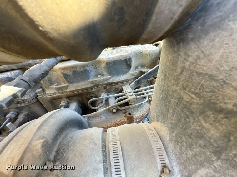 image for item DO0008 1991 Mack DM690S tank truck