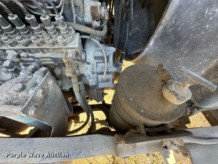 image for item DO0008 1991 Mack DM690S tank truck