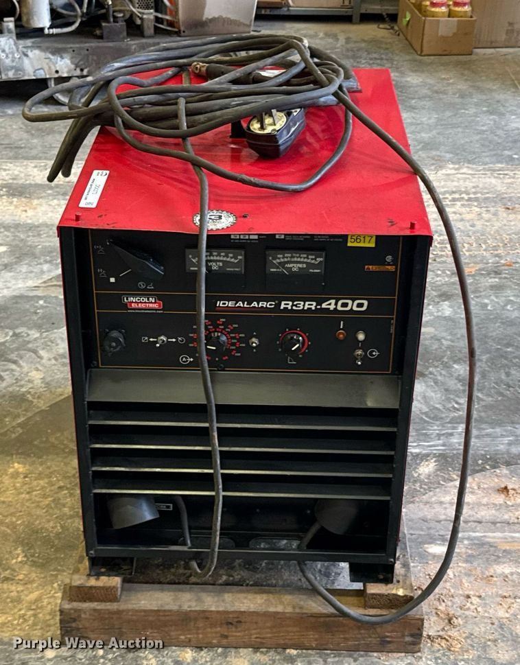 image for item DO0373 Lincoln Electric IdealArc R3R-400 welder