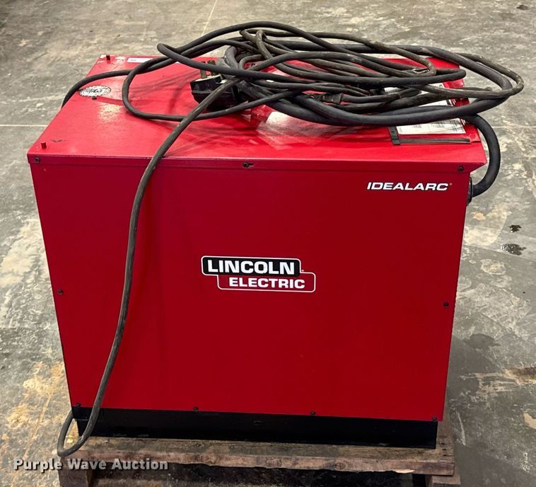 image for item DO0373 Lincoln Electric IdealArc R3R-400 welder