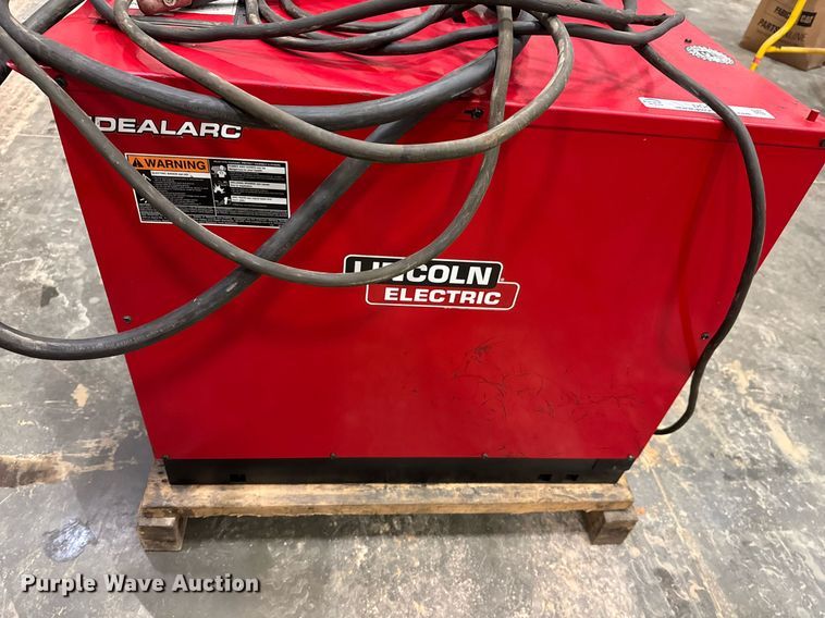 image for item DO0373 Lincoln Electric IdealArc R3R-400 welder