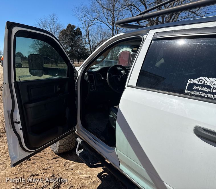 image for item DO0429 2015 Dodge Ram 2500 Crew Cab utility bed pickup truck