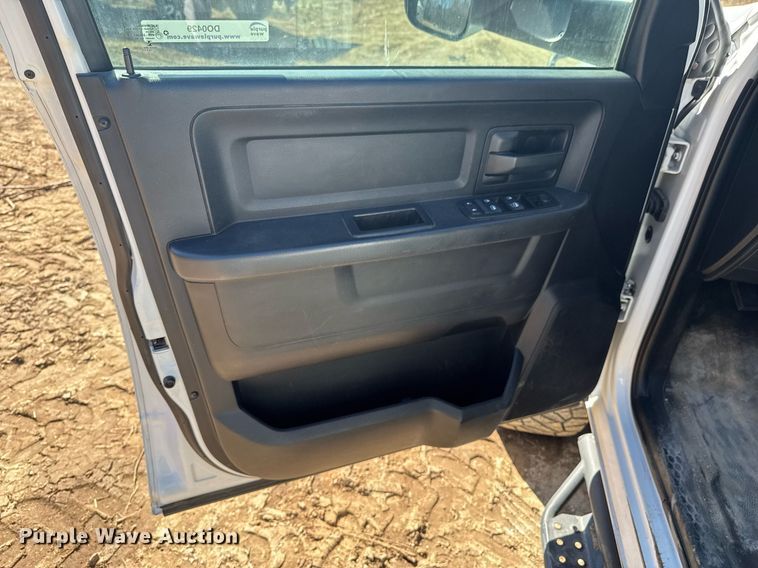 image for item DO0429 2015 Dodge Ram 2500 Crew Cab utility bed pickup truck