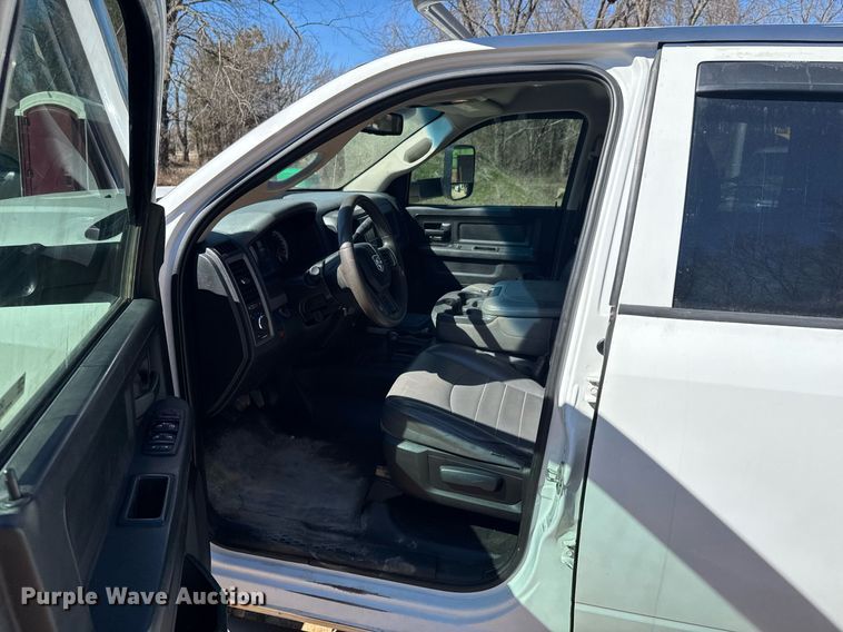 image for item DO0429 2015 Dodge Ram 2500 Crew Cab utility bed pickup truck