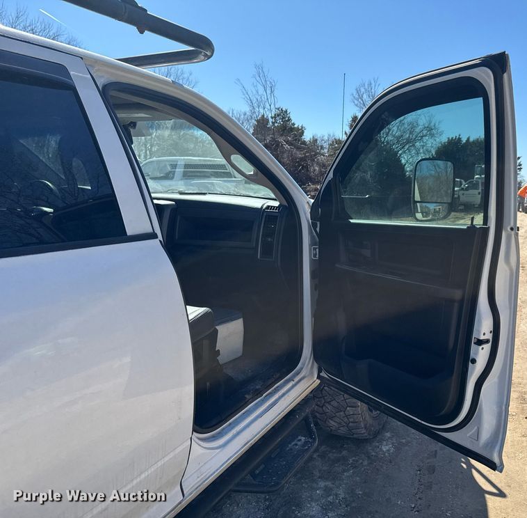 image for item DO0429 2015 Dodge Ram 2500 Crew Cab utility bed pickup truck