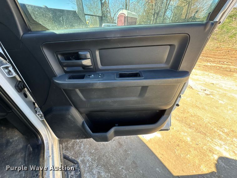 image for item DO0429 2015 Dodge Ram 2500 Crew Cab utility bed pickup truck