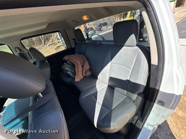 image for item DO0429 2015 Dodge Ram 2500 Crew Cab utility bed pickup truck