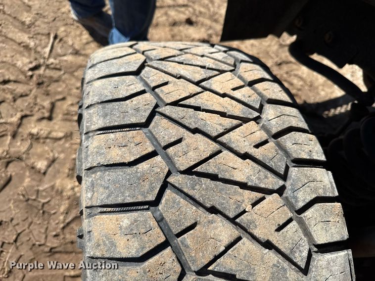 image for item DO0429 2015 Dodge Ram 2500 Crew Cab utility bed pickup truck