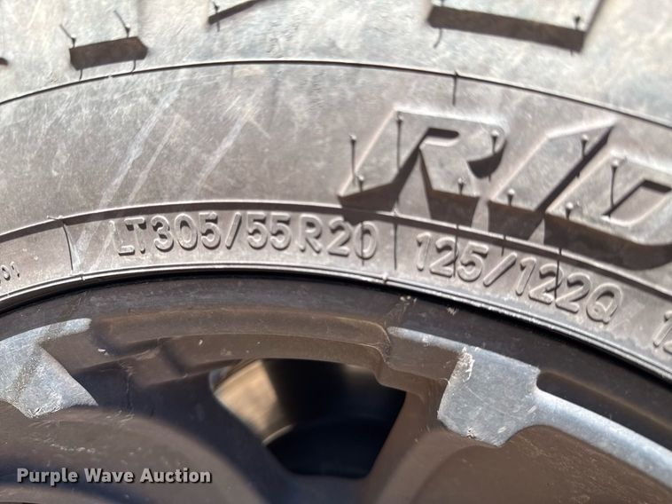 image for item DO0429 2015 Dodge Ram 2500 Crew Cab utility bed pickup truck