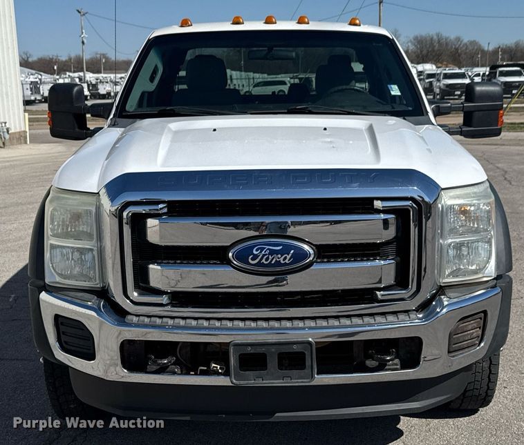 image for item DO0656 2012 Ford F550 Super Duty XLT SuperCab truck cab and chassis