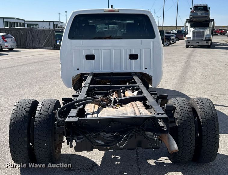 image for item DO0656 2012 Ford F550 Super Duty XLT SuperCab truck cab and chassis