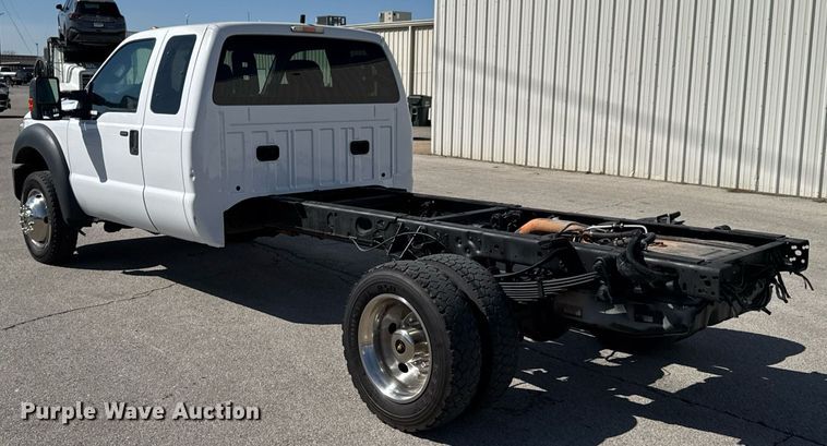 image for item DO0656 2012 Ford F550 Super Duty XLT SuperCab truck cab and chassis