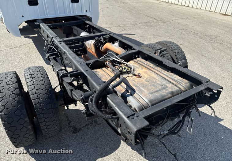 image for item DO0656 2012 Ford F550 Super Duty XLT SuperCab truck cab and chassis