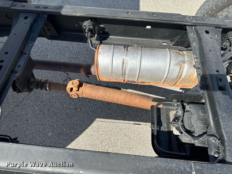 image for item DO0656 2012 Ford F550 Super Duty XLT SuperCab truck cab and chassis