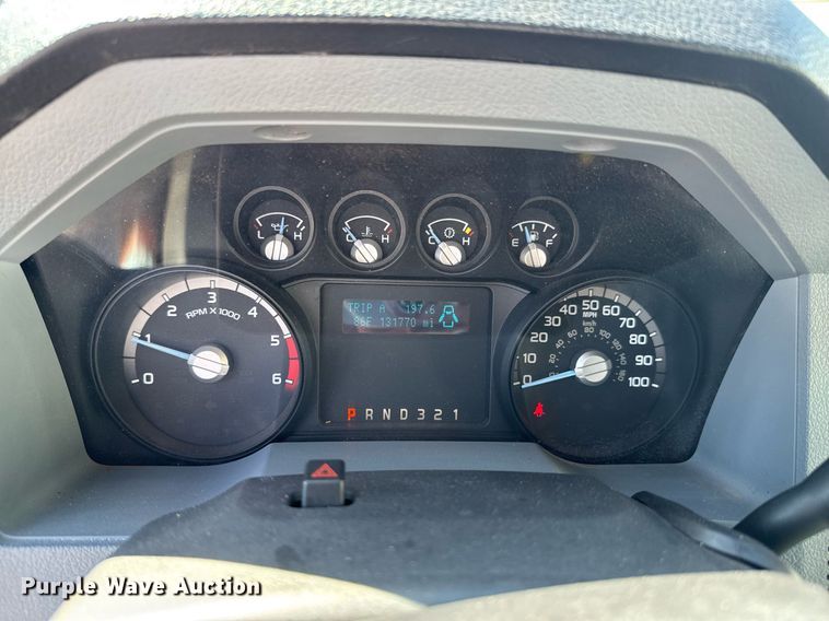 image for item DO0656 2012 Ford F550 Super Duty XLT SuperCab truck cab and chassis