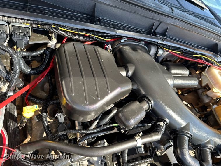 image for item DO0656 2012 Ford F550 Super Duty XLT SuperCab truck cab and chassis