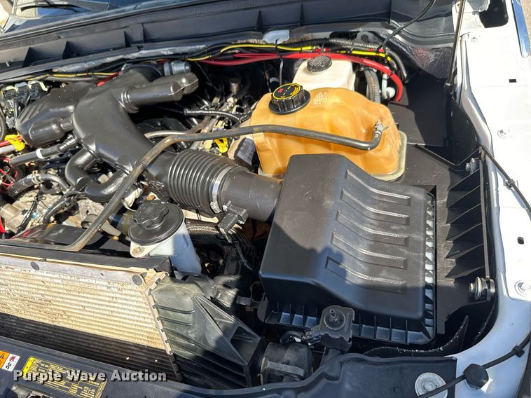 image for item DO0656 2012 Ford F550 Super Duty XLT SuperCab truck cab and chassis