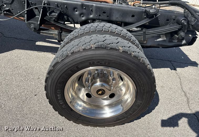 image for item DO0656 2012 Ford F550 Super Duty XLT SuperCab truck cab and chassis