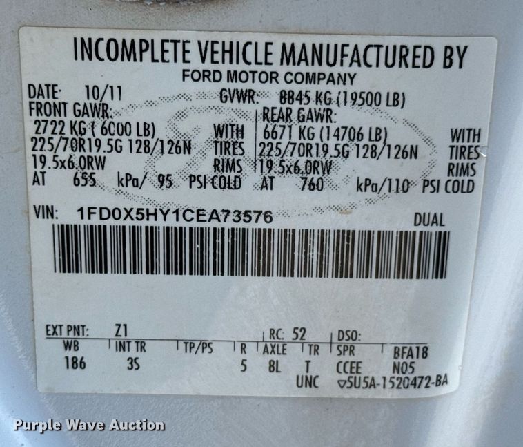 image for item DO0656 2012 Ford F550 Super Duty XLT SuperCab truck cab and chassis