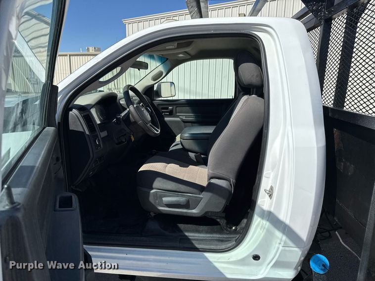 image for item DO0657 2011 Dodge Ram 5500HD flatbed truck